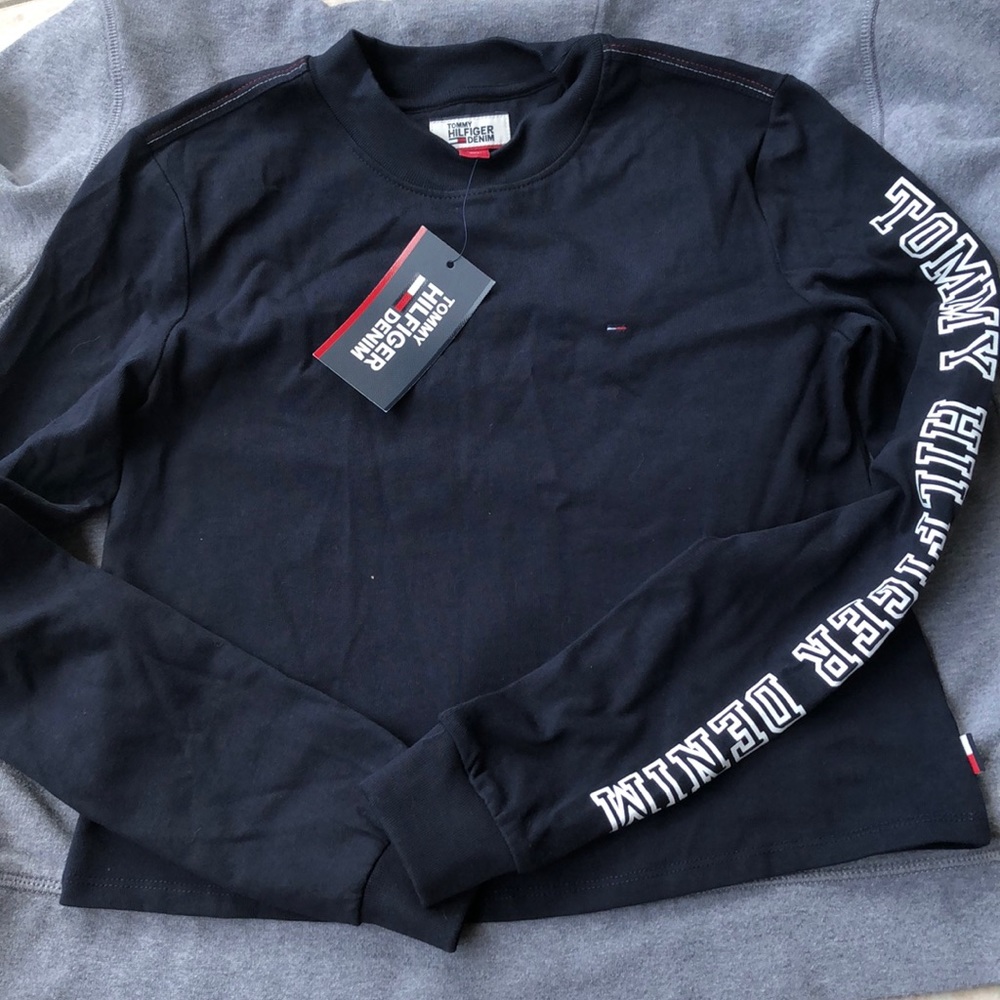 Tommy hilfiger cropped top  (xxs)